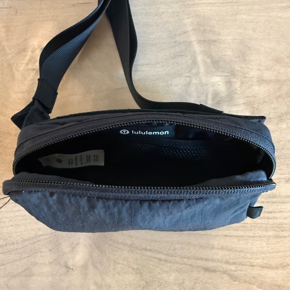 Lululemon Mini Everywhere Belt Bag - Picture 6 of 7